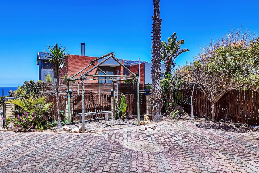 To Let 5 Bedroom Property for Rent in Hersham Western Cape